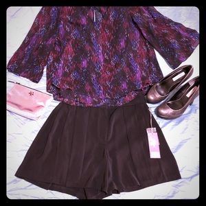 Black Pleated JLo Dress Shorts Size 8